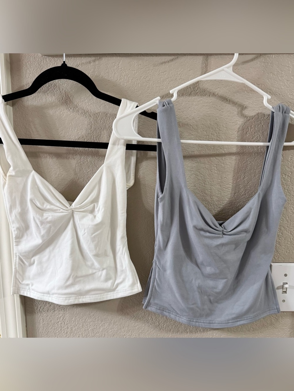 Set of 2 Twist Front Crop Tops